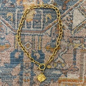 Luxurious Gold Chain Necklace with Medallion Pendant